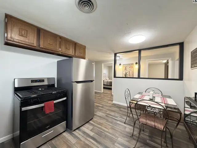 Photo of 818 E 2nd Ave, Hutchinson, KS