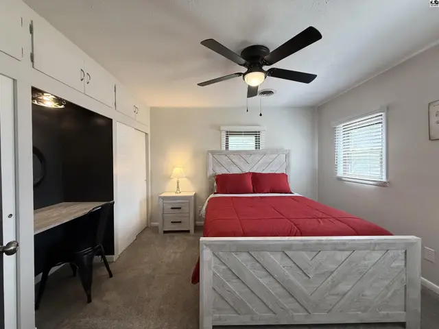 Photo of 818 E 2nd Ave, Hutchinson, KS
