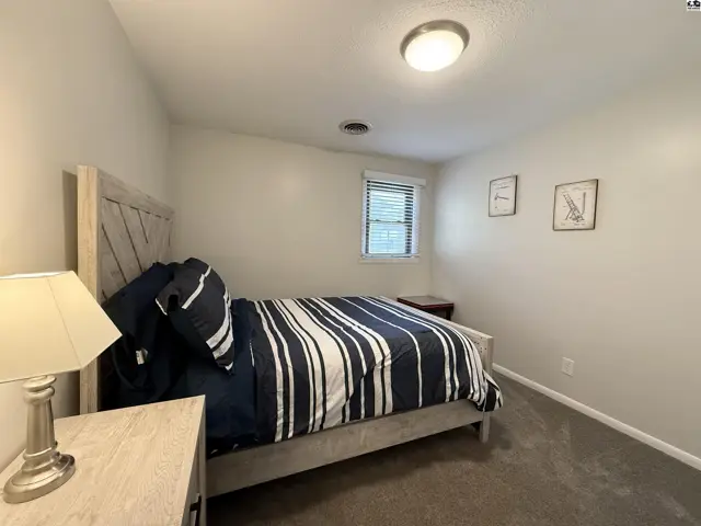 Photo of 818 E 2nd Ave, Hutchinson, KS