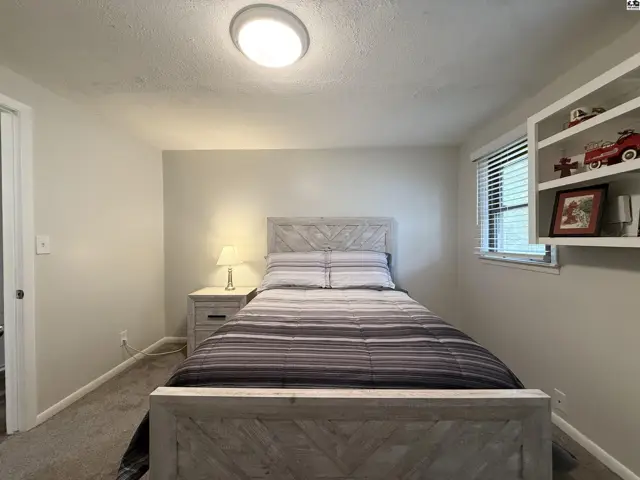 Photo of 818 E 2nd Ave, Hutchinson, KS