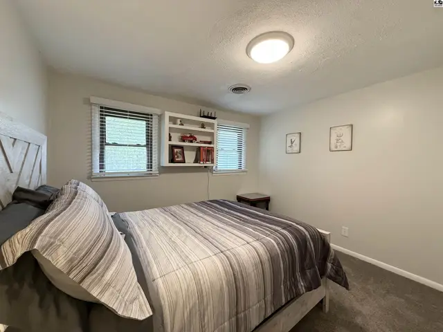 Photo of 818 E 2nd Ave, Hutchinson, KS