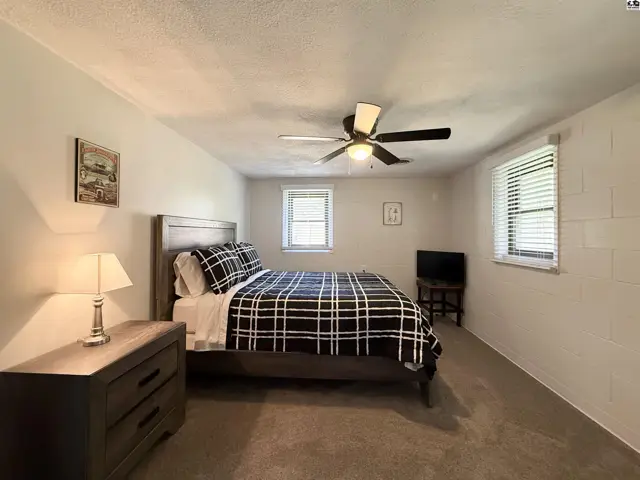 Photo of 818 E 2nd Ave, Hutchinson, KS
