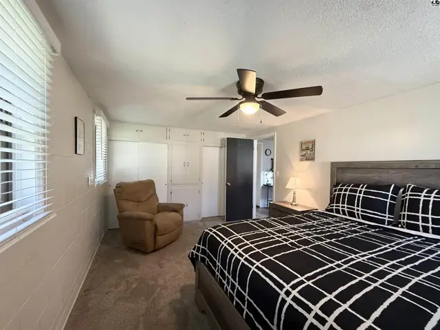 Photo of 818 E 2nd Ave, Hutchinson, KS
