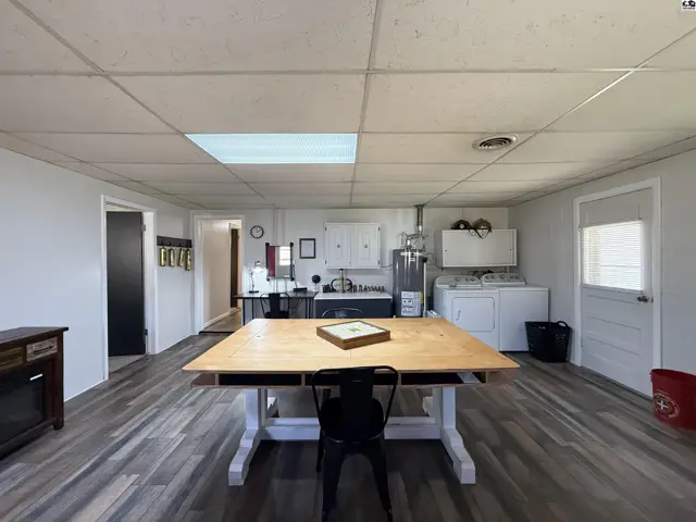 Photo of 818 E 2nd Ave, Hutchinson, KS