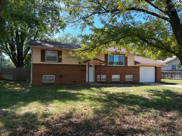 Photo of 1717 Ida St, Hutchinson, KS