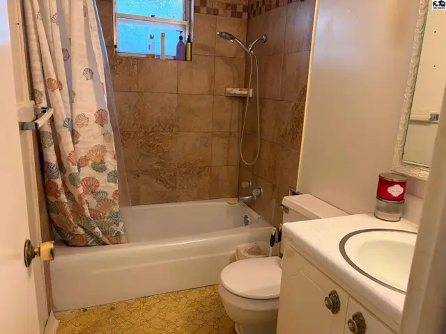 Photo of 1717 Ida St, Hutchinson, KS