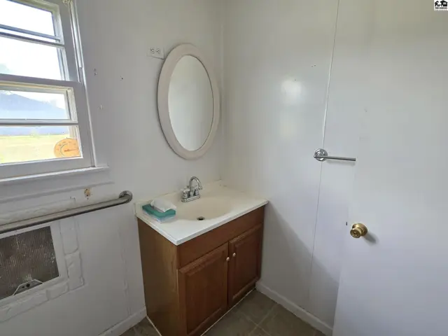 Photo of 229 E Avenue A, South Hutchinson, KS