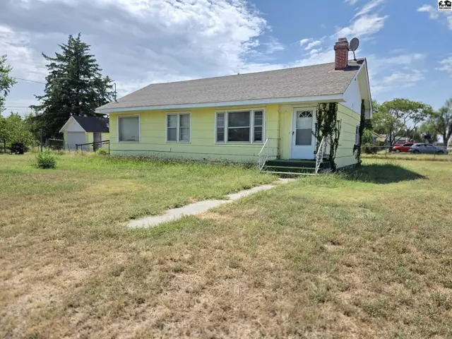 Photo of 229 E Avenue A, South Hutchinson, KS