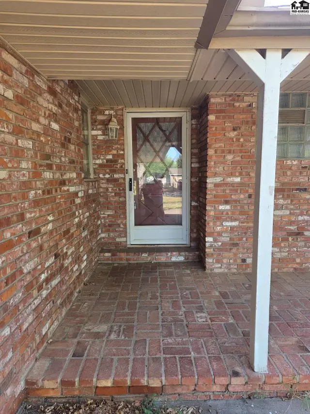 Photo of 3802 Quivira Dr, Hutchinson, KS