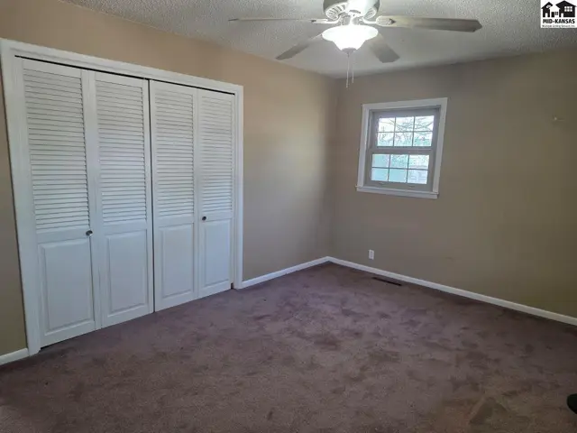 Photo of 3802 Quivira Dr, Hutchinson, KS