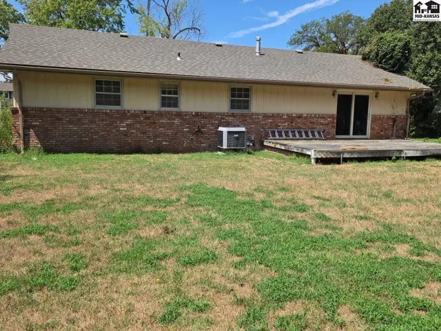 Photo of 3802 Quivira Dr, Hutchinson, KS