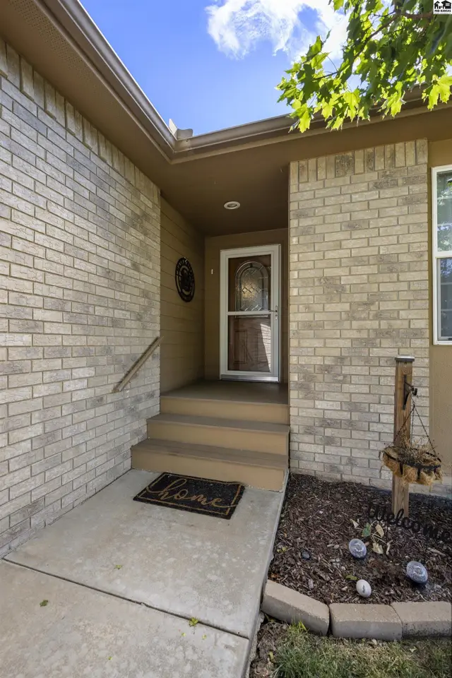 Photo of 1412 Westwood Dr, McPherson, KS