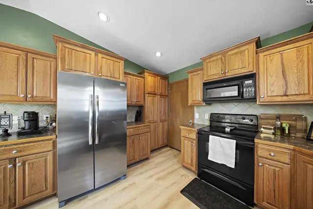 Photo of 1412 Westwood Dr, McPherson, KS