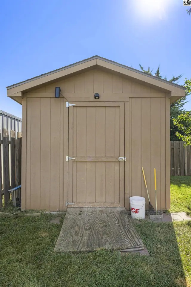 Photo of 1412 Westwood Dr, McPherson, KS