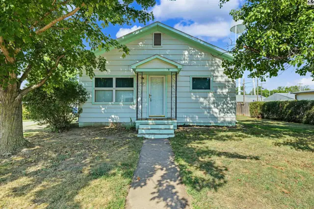 Photo of 419 N Swedonia St, Marquette, KS