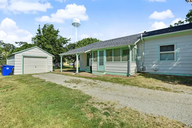Photo of 419 N Swedonia St, Marquette, KS