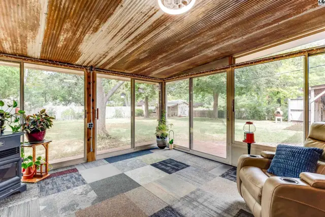 Photo of 2605 Derenda Dr, Hutchinson, KS