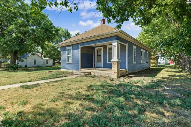Photo of 121 N Swedonia St, Marquette, KS
