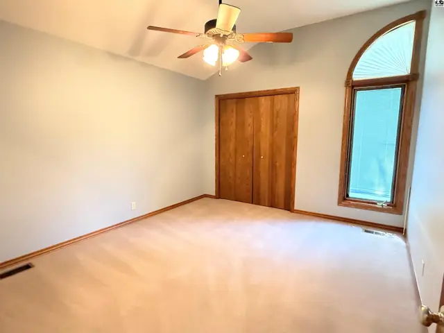Photo of 604 E 42nd Ave, Hutchinson, KS