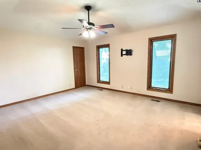 Photo of 604 E 42nd Ave, Hutchinson, KS