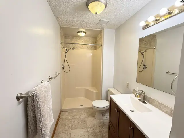 Photo of 604 E 42nd Ave, Hutchinson, KS