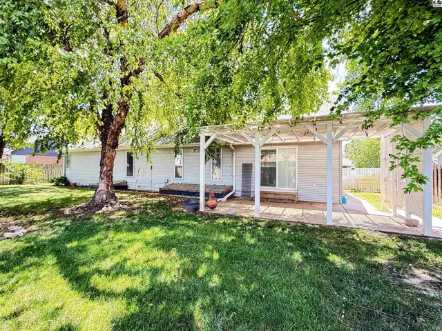 Photo of 604 E 42nd Ave, Hutchinson, KS