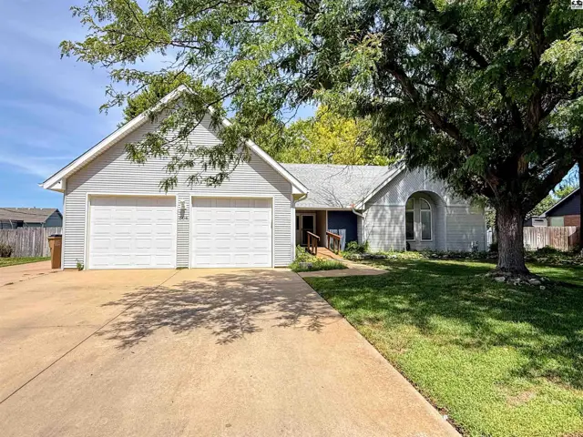 Photo of 604 E 42nd Ave, Hutchinson, KS