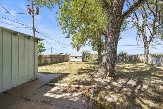 Photo of 28 Faircrest Dr, Hutchinson, KS