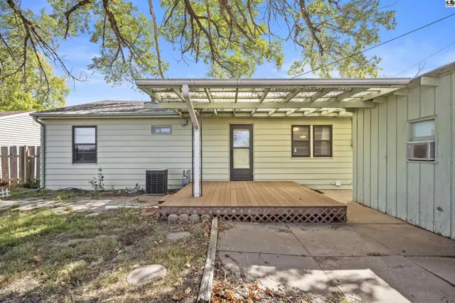 Photo of 28 Faircrest Dr, Hutchinson, KS