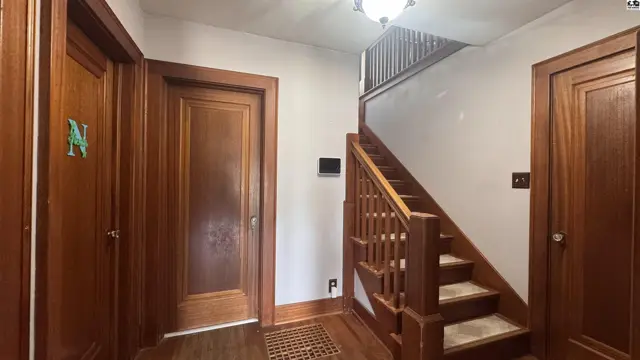 Photo of 428 E 16th Ave, Hutchinson, KS