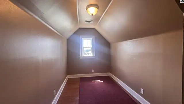 Photo of 428 E 16th Ave, Hutchinson, KS