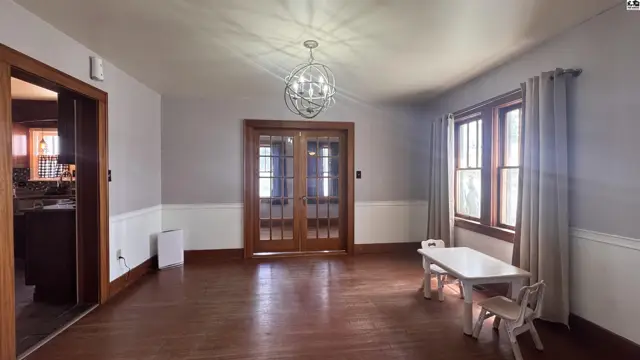 Photo of 428 E 16th Ave, Hutchinson, KS