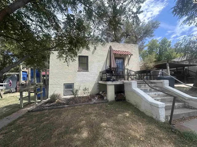 Photo of 110 N Thompson St, Pratt, KS
