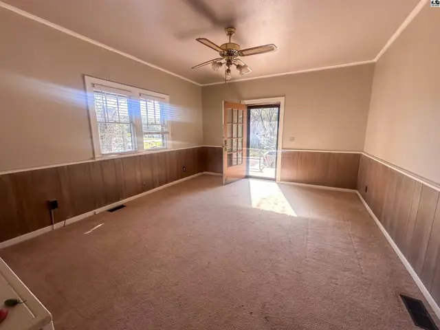 Photo of 110 N Thompson St, Pratt, KS