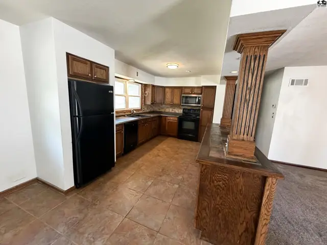 Photo of 200 W 26th Ave, Hutchinson, KS