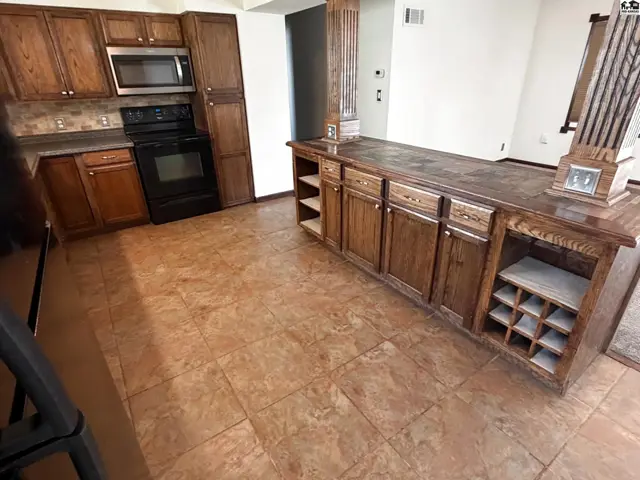 Photo of 200 W 26th Ave, Hutchinson, KS
