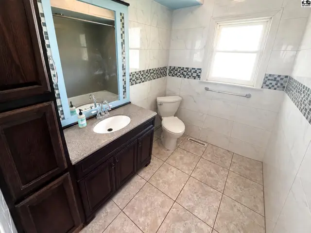 Photo of 200 W 26th Ave, Hutchinson, KS