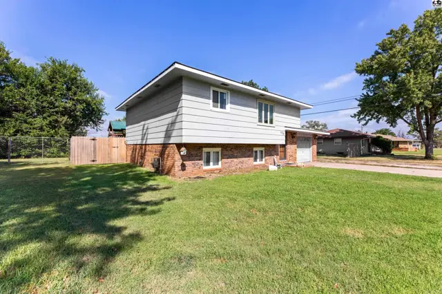 Photo of 605 S Walnut St, South Hutchinson, KS