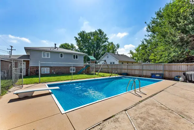 Photo of 605 S Walnut St, South Hutchinson, KS