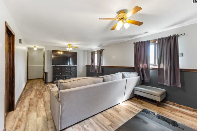 Photo of 605 S Walnut St, South Hutchinson, KS