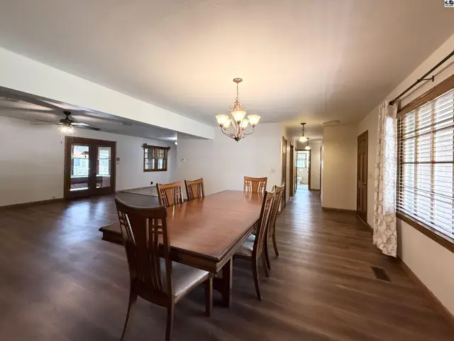 Photo of 2608 Derenda Dr, Hutchinson, KS