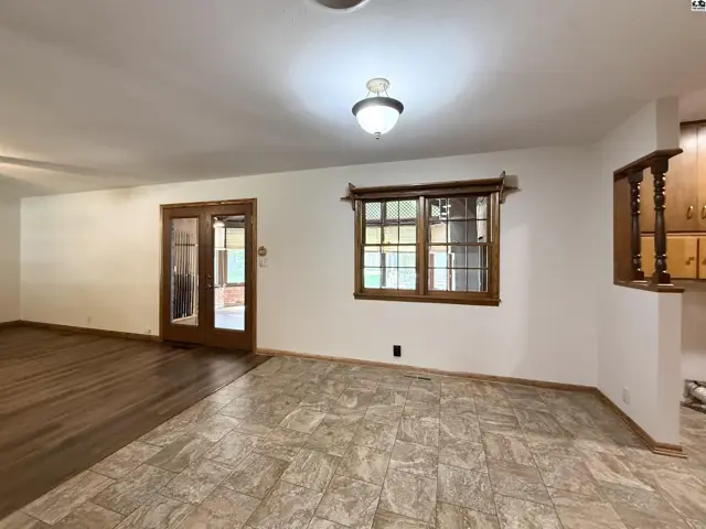 Photo of 2608 Derenda Dr, Hutchinson, KS