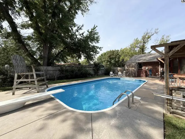 Photo of 2608 Derenda Dr, Hutchinson, KS
