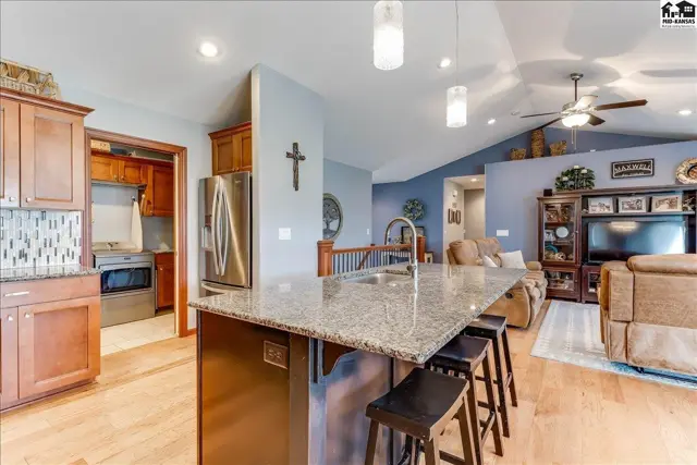 Photo of 48 Detroit Dr, South Hutchinson, KS