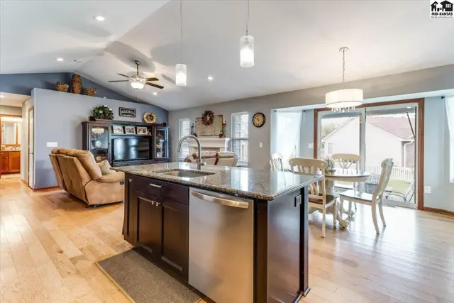 Photo of 48 Detroit Dr, South Hutchinson, KS