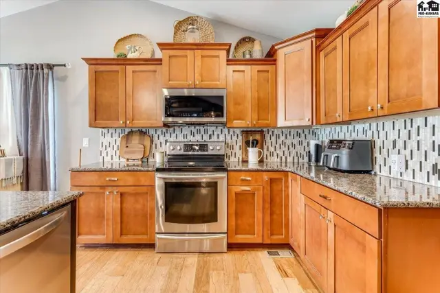 Photo of 48 Detroit Dr, South Hutchinson, KS