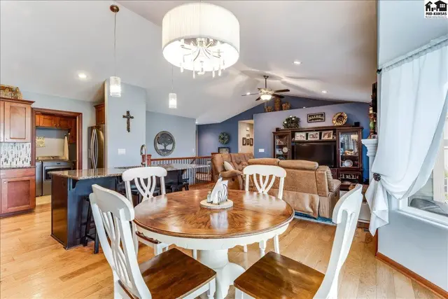Photo of 48 Detroit Dr, South Hutchinson, KS