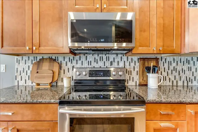 Photo of 48 Detroit Dr, South Hutchinson, KS