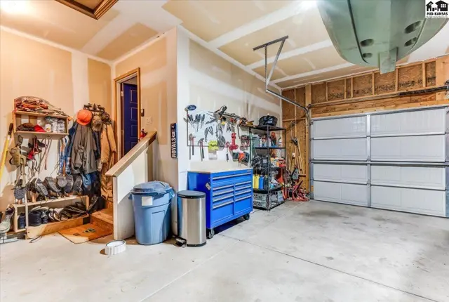 Photo of 48 Detroit Dr, South Hutchinson, KS