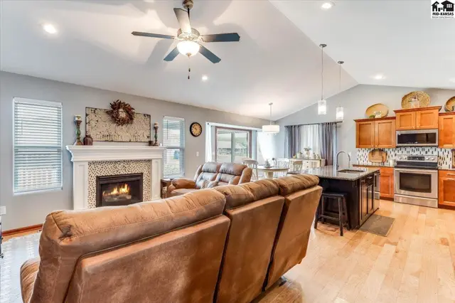 Photo of 48 Detroit Dr, South Hutchinson, KS